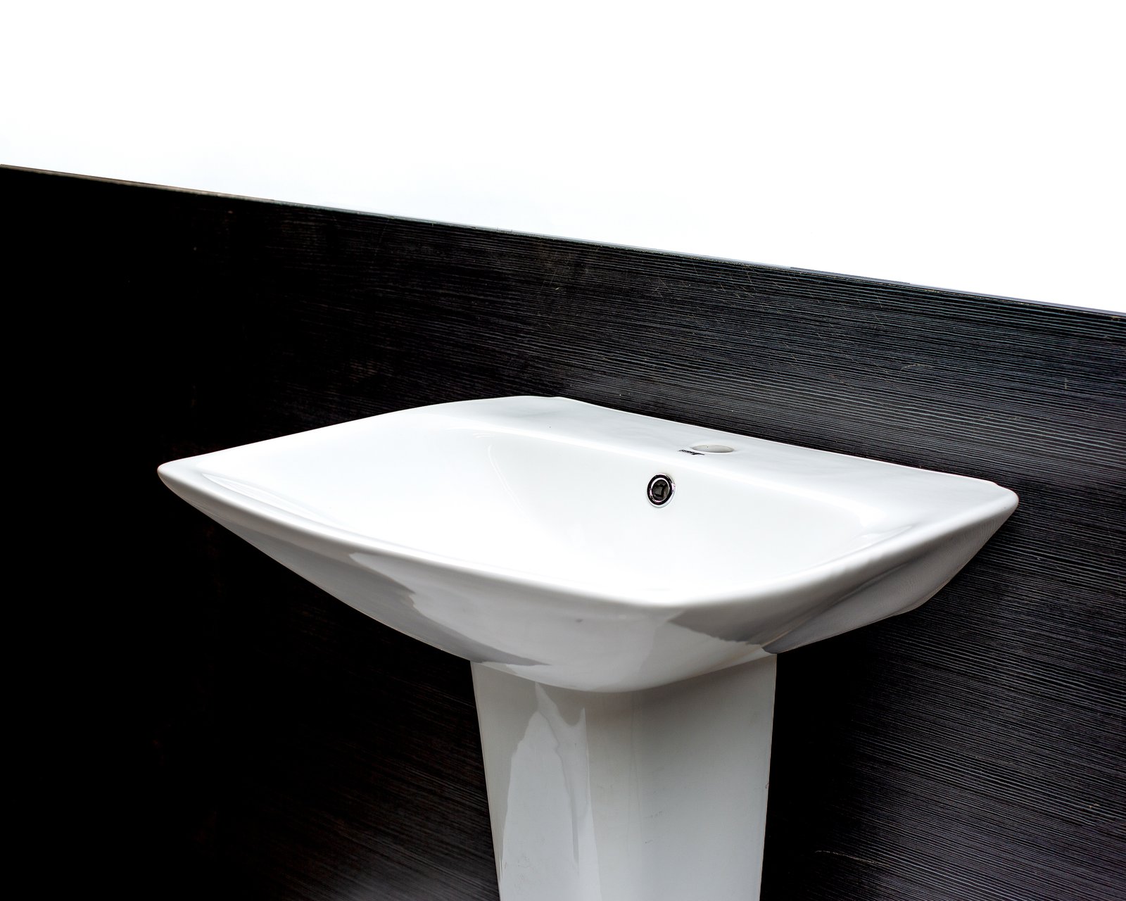 Flora Half Pedestal Basin